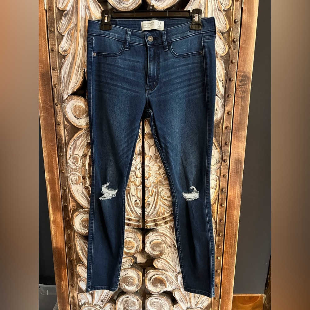 Abercrombie & Fitch Mid Rise Jegging